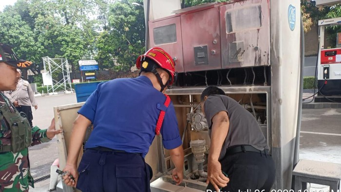 Dispenser SPBU di Bintaro Jaksel terbakar