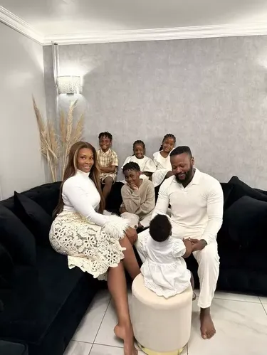 Dymund Dina Wanita ngidam makan tanah liat selama 10 tahun.