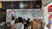 Selain es krim, Arun Cafe juga menjual minuman dan makanan ringan lainnya. (bonauli/detikcom)