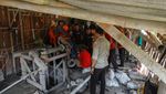 Momen Penyelamatan 8 Penambang Emas Terjebak di Lubang Galian 60 Meter