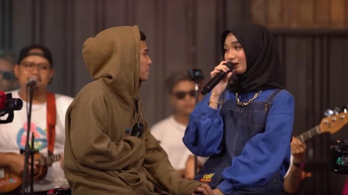Setelah Happy Asmara feat Delva, kini giliran Fida AP yang menyanyikan lagu Ora Iso. Dalam lagu ini, Fida duet dengan James AP.