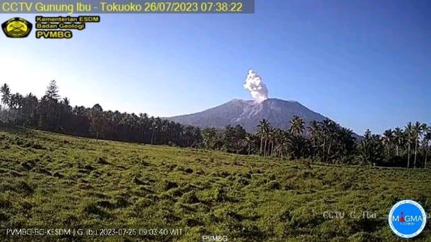 Gunung Ibu di Halmahera Barat, Maluku Utara, mengalami erupsi. Dokumen Istimewa
