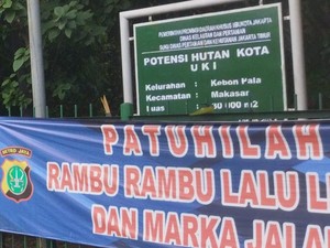 Ada Kondom Bekas dan Bungkus Obat Kuat di Antara Sampah Hutan Kota UKI