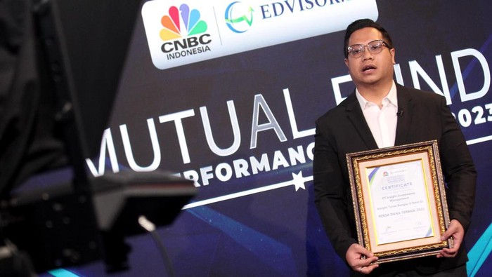 Insight Diganjar Reksa Dana Terbaik Versi CNBC Indonesia Insight didapuk terima penghargaan produk Reksa Dana terbaik di ajang Mutual Funds Best Performance Awards versi CNBC Indonesia.