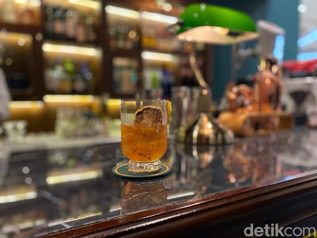 The Bank Bar & Burgers: Menikmati Burger Wagyu dan Cocktail Gold Finger di Bar Cozy