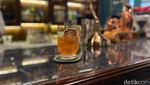 Bar Hits di Mal Jakarta Ini Sajikan Burger Wagyu hingga Cocktail Gold Finger
