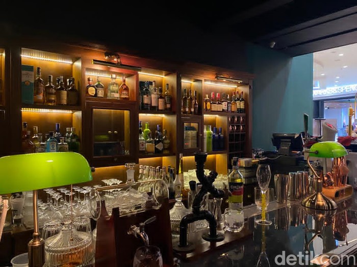 Jakarta The Bank Bar & Burgers: Menikmati Burger Wagyu dan Cocktail Gold Finger di Bar Cozy