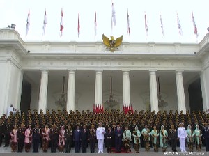 Jokowi Lantik Perwira TNI-Polri: Siapkan Diri Sebagai Teladan Masyarakat
