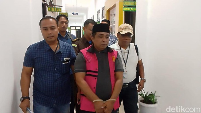 kades mojokerto korupsi