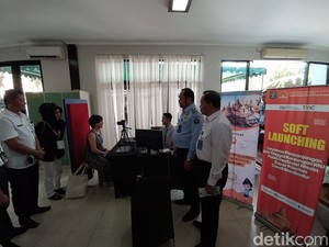 Turis Asing Kini Bisa Perpanjang Visa on Arrival di Candi Borobudur