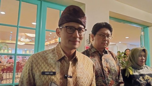 Menteri Pariwisata dan Ekonomi Kreatif Sandiaga Salahuddin Uno ketika ditemui detikBali pada Rabu (26/7/2023) malam di Badung, Bali. (Ni Made Lastri Karsiani Putri-detikBali)