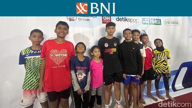 Muhammad Rio Febrian, pebulutangkis muda yang tengah berjuang di BNI Sirnas B Sulawesi Selatan 2023. Ia memilki keterbatasan dalam hal pendengaran.