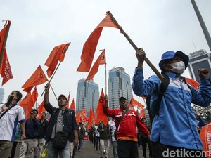 Gaji PNS Naik 8% Tahun Depan, Buruh Bakal Nuntut Kenaikan Upah