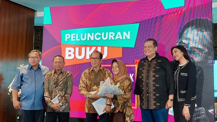 Peluncuran Buku Biografi Ishadi SK