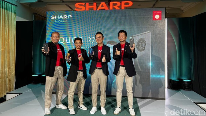 Peluncuran Sharp Aquos R7S