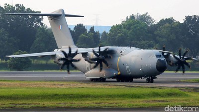 Potret Pesawat Airbus A400M Mejeng di Lanud Halim