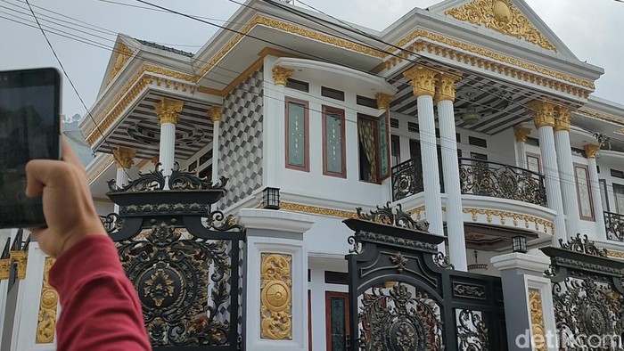 Potret Kampung Miliarder di Garut