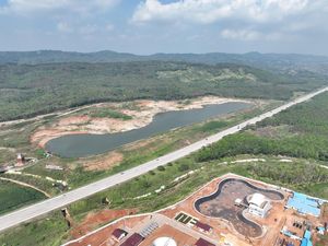 AS Bangun Pabrik Panel Surya di Batang Rp 8 T, Buka 3 Ribu Lapangan Kerja