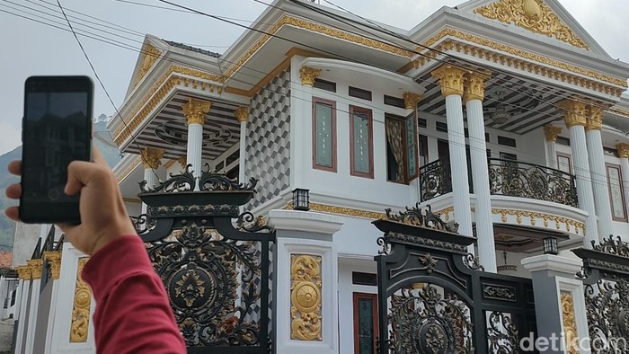 Potret Rumah Sultan di Kampung Pangauban, Garut