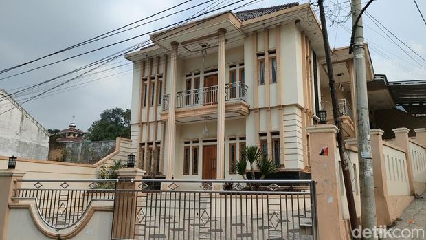 Potret Rumah Sultan di Kampung Pangauban, Garut