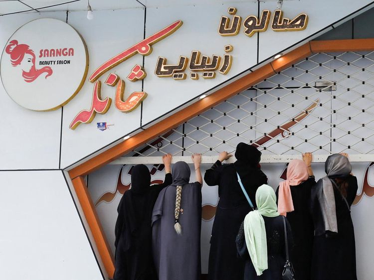 Ribuan Salon Kecantikan di Afghanistan Tutup Untuk Selamanya