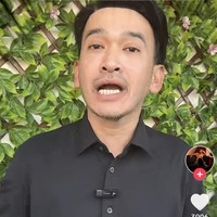 Ruben Onsu juga ikut berjualan di Tiktok. Ia mempromosikan berbagai produk kecantikan dan makanan. Foto: Tiktok @rubenonsuofficial    