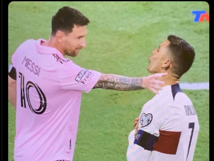 Meme Selebrasi Anyar Lionel Messi: Palu Thor hingga Cekik Ronaldo