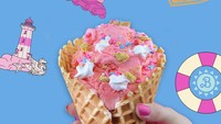 Menu kolaborasi Barbie dengan Cold Stone pastinya disukai banyak kalangan. Cold Stone mengeluarkan es krim Barbie Pink Cotton Candy dengan taburan meses warna warni dan remahan biskuit enak. Foto: Instagram @coldstone