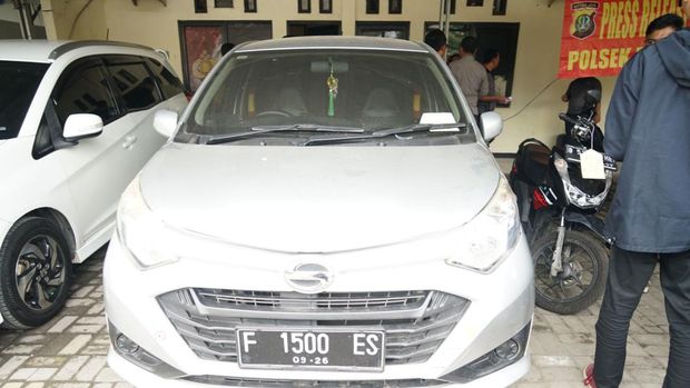 Setahun curi motor, dua pria di Bekasi sampai bisa beli mobil