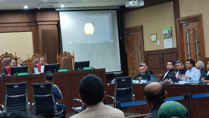 Sidang Johnny G Plate
