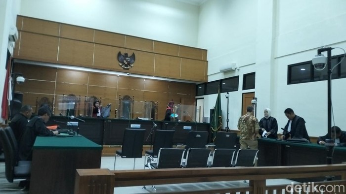 Sidang pembacaan eksepsi terdakwa Kepala BPKAD Pemkab Serang, Sarudin.