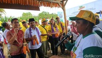 Bayer secara aktif mendukung upaya pemerintah dalam mencapai ketahanan pangan Indonesia dan kesejahteraan petani, Bayer mendistribusikan varietas benih jagung bioteknologi DK95R dan telah ditanam untuk uji coba oleh 253 petani melalui program Better Life Farming di 10 kabupaten di provinsi Nusa Tenggara Barat, Nusa Tenggara Timur, dan Sulawesi Selatan sejak November 2022.  