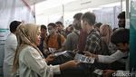 Warga Serbu Bursa Kerja di Bekasi