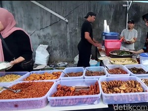 Sarapan Enak di Warung Ini Cukup Bayar Rp 3.000, Menunya Komplet!