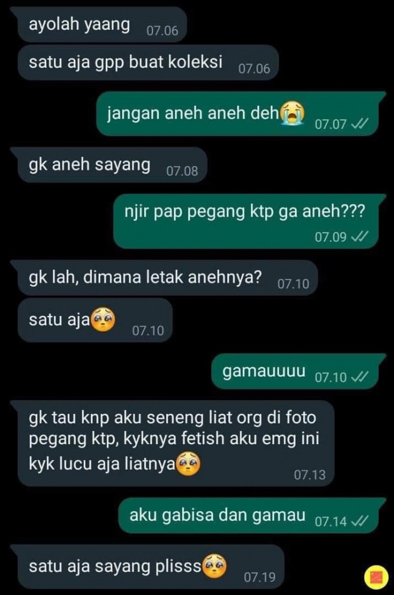 Aneh-aneh saja deh deretan chat berikut ini. Yang bacanya cuma bisa senyum atau geleng-geleng kepala saking absurdnya.
