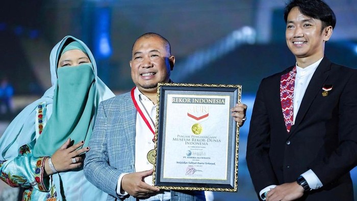 Agen Travel Pecahkan Rekor MURI