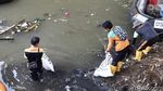 Potret Aksi Susur Sungai dan Bersih-bersih Kali Ciliwung