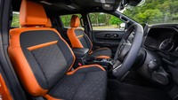 Tampilan dalamnya juga masih terkesan sporty. Foto: Mitsubishi