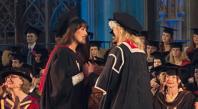 Di berbagai postingan, wanita yang jadi model video klip dan aktris serial web tersebut mendapat banyak ucapan selamat, termasuk dari Parto Patrio dan teman-teman sesama artis. Foto: Instagram