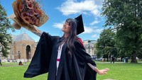 Amanda terlihat begitu bahagia ketika momen merayakan kelulusannya. (Foto: Instagram)