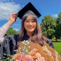 Amanda Caesa telah lulus dari kuliahnya di University of the West of England atau UWE Bristol. Wanita yang dikenal sebagai artis dan penyanyi tersebut baru saja melangsungkan wisuda di Inggris. Foto: Instagram