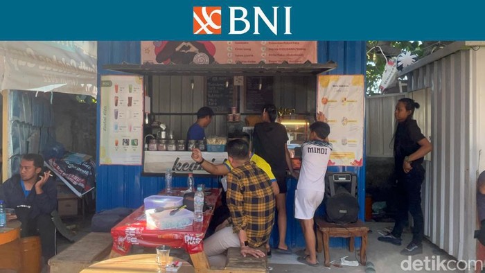 Ajang bulutangkis BNI Sirnas Nasional B Sulawesi Selatan 2023 ikut berimbas kepada sektor Usaha Mikro Kecil dan Menengah (UMKM).