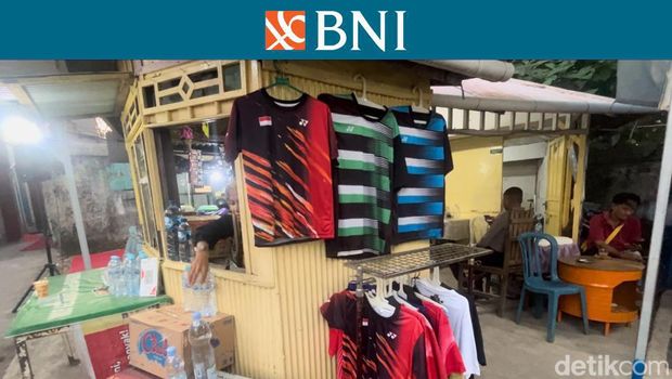 Ajang bulutangkis BNI Sirnas Nasional B Sulawesi Selatan 2023 ikut berimbas kepada sektor Usaha Mikro Kecil dan Menengah (UMKM).