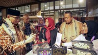 Diketahui sebanyak 300 UMKM dipamerkan dengan dibukakannya booth-booth yang menyajikan produk UMKM dari Aceh hingga Papua. 