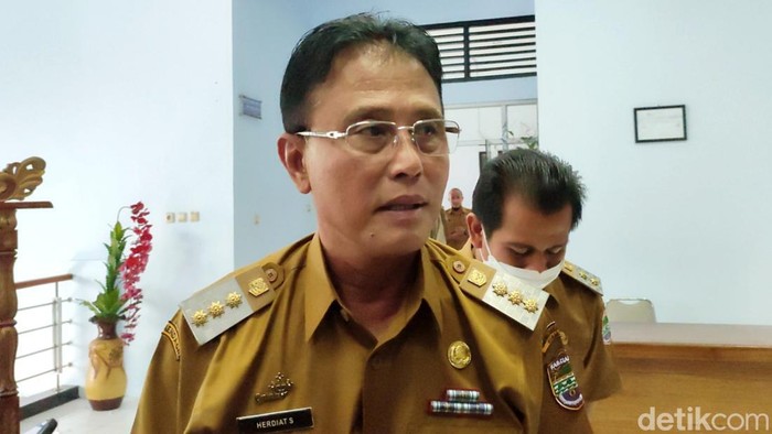 Bupati Ciamis Herdiat Sunarya