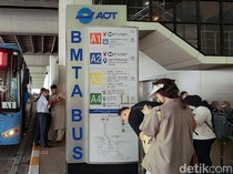 Liburan Murah di Bangkok, Ke Mana-mana Naik Bus Saja