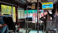 Tiap tujuan ada 2 jenis bus yang disediakan, yaitu bus reguler dan AC. Bedanya, bus reguler tidak menggunakan AC, semua jendelanya tanpa kaca dan keadaan kendaraannya cukup tua. (bonauli/detikcom)