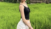 Catheez dikenal sebagai streamer game cantik yang namanya kembali menjadi sorotan. Hal tersebut dikarenakan ucapannya yang dianggap kasar. Foto: Instagram/YouTuber Catheez
