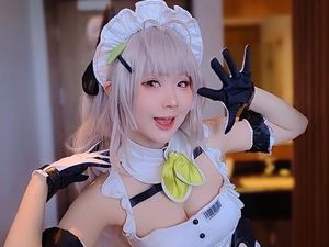 5 Potret Seksi Clarissa Punipun Cosplay Jadi Soda