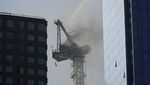 Crane Terbakar dan Ambruk di Jalanan New York, 12 Orang Terluka